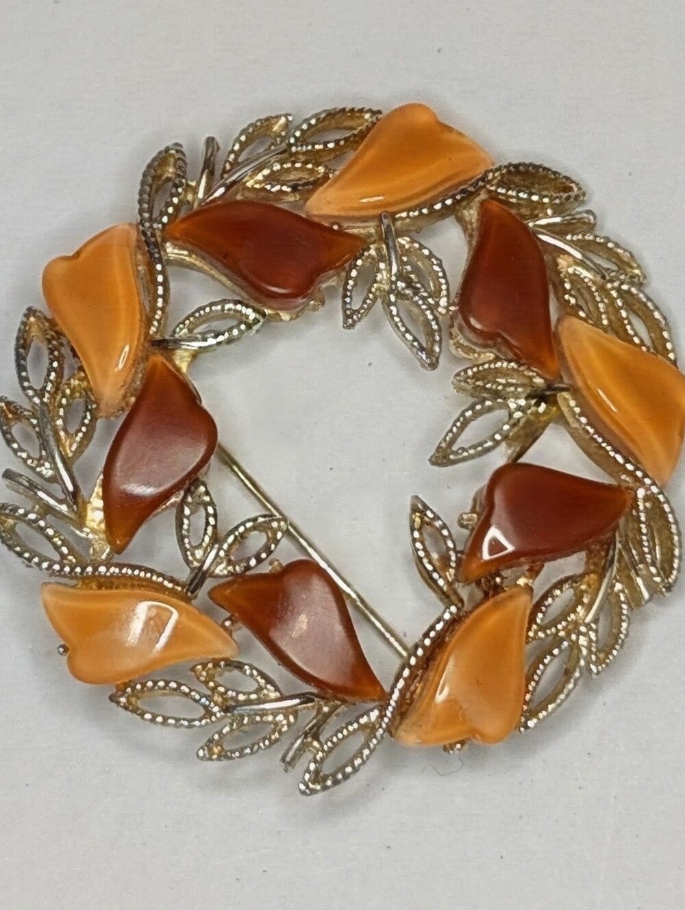 Vintage Coro Pegasus Gold Tone Openwork Wreath Brooch Root Beer and Peach Pin